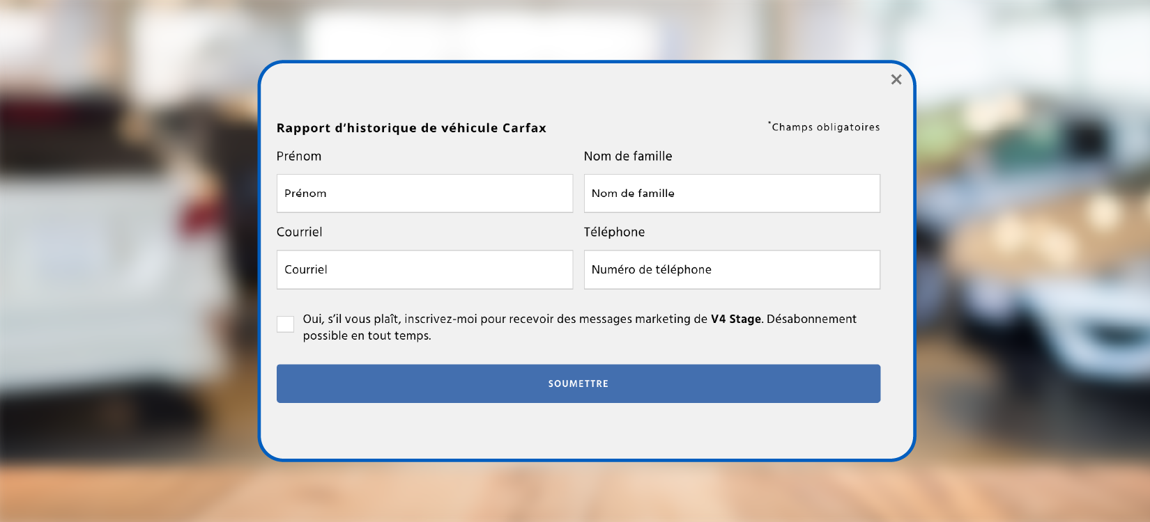 Le formulaire de contact avec des véhicules en arrière-plan.